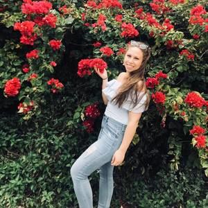 Meet your Posher, Bethania